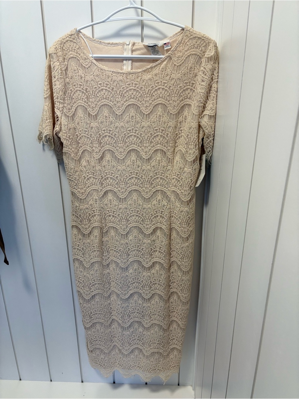Women’s Lace-Midi Dress in Cream